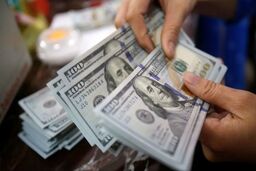تکذیب قطعی حذف ارز ترجیحی ۲۸۵۰۰ تومانی/ آیا بازار ارز دروغ پراکنی می‌کند؟
