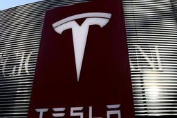 فوری: سقوط تسلا در ۲۰۲۵ قطعی شد؟ رقیب پنهان از راه رسید!