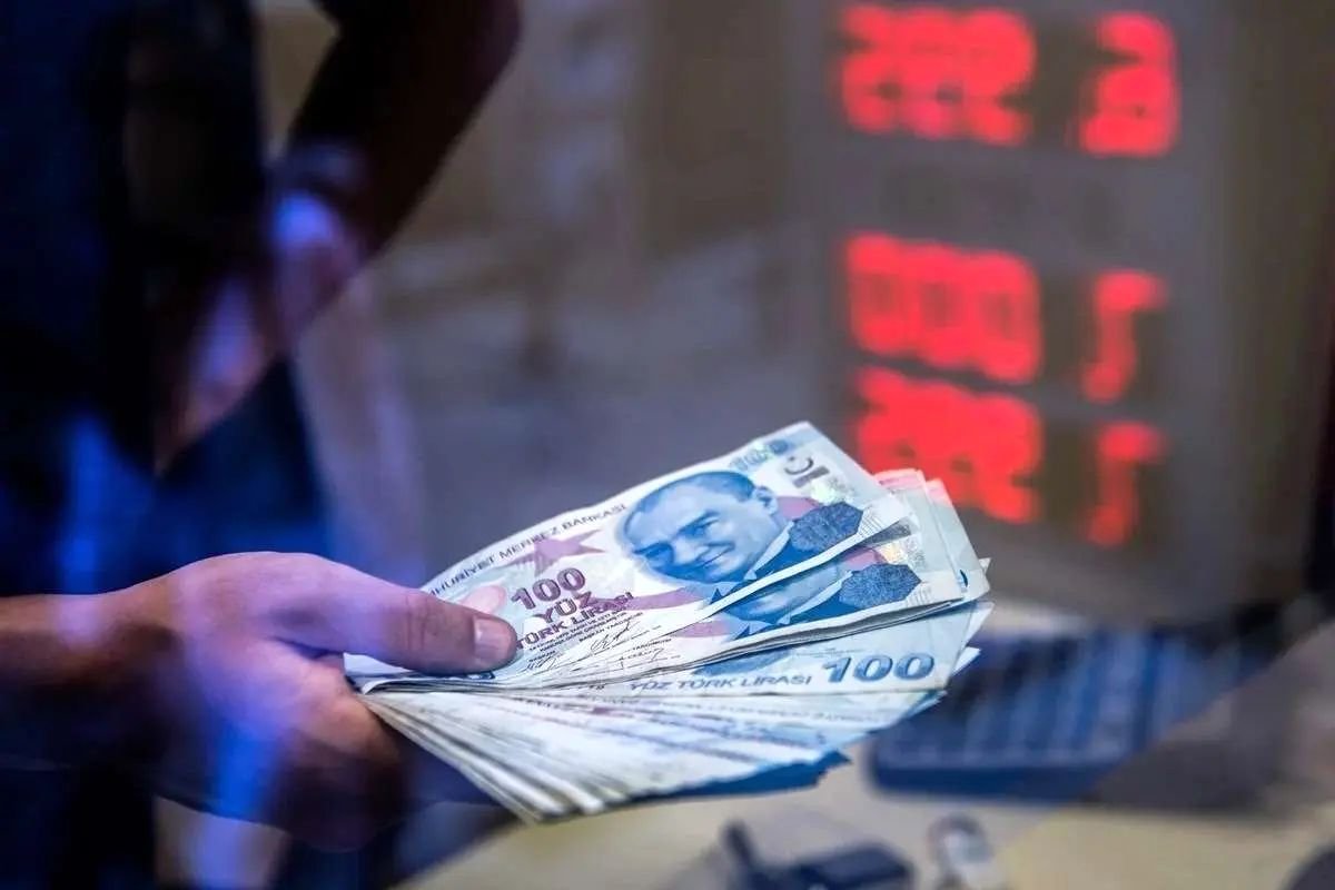 لیر ترکیه در آستانه فروپاشی؟ قیمت‌ها را ببینید!