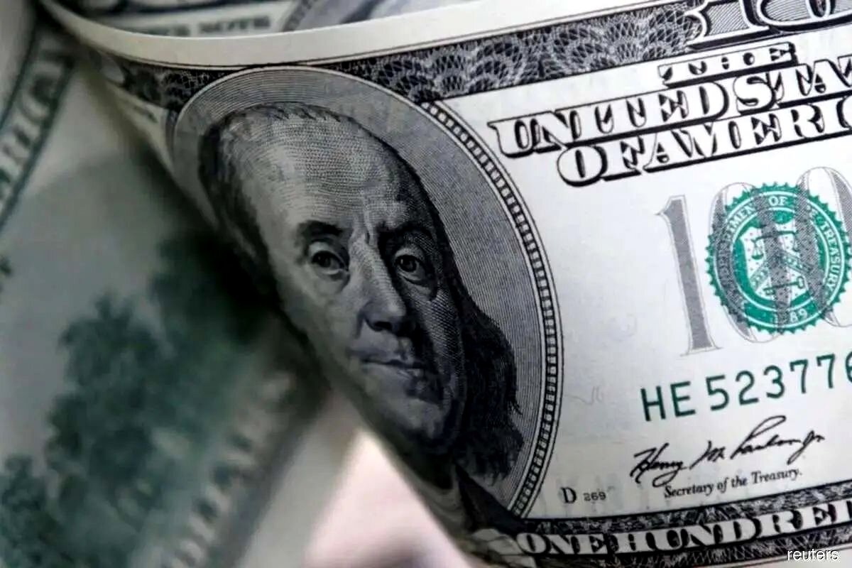 تسنیم گزارش داد: شوک ۱۵۶ هزار تومانی دلار؛ بازار در سراشیبی سقوط؟