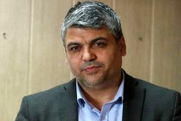 THOUGHT: The user wants me to rewrite a given headline into a "sensational" headline suitable for a news website.
I need to focus on the key elements: "صدرنشینی کار را برای سهراب سخت‌تر می‌کند" and "همدانی: استقلال فقط مشکل مدیریتی دارد!".
The sensational