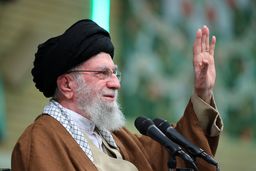 گزیده صحبت های رهبری در نماز عید فطر ۱۴۰۴ / پاسخ به تهدیدات ترامپ