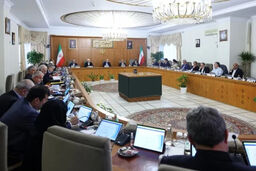 پزشکیان در اوج بحران: حمایت جنجالی از هنرمندان، پشت پرده چه می‌گذرد؟