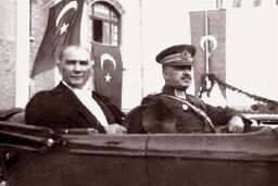 دموکراسی ترکیه در 102 سالگی: سکوت مرگبار تحلیلگران ترک!