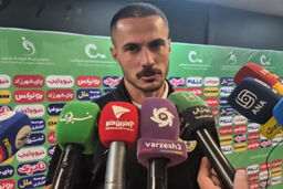 شوک در فوتبال! مدافع فجر: داور استقلال را با کیک و تمشک بُرد!