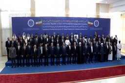 تصاویر عجیب از پایان مراسم تحلیف