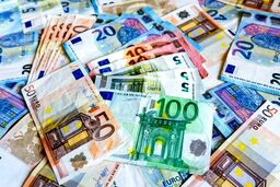 یورو در آستانه انفجار قیمتی؟ نرخ ارزهای خارجی در ۱۵ آذر ۱۴۰۴ طوفانی می‌شود!
