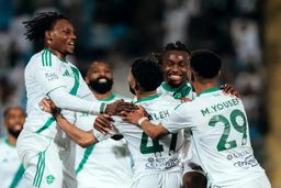 گل بخودی جنجالی: صدر از النصر ربوده شد، الاهلی به اوج پرید!
