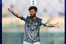 اعتماد ساپینتو به آزادی نابود شد؟ مهاجم استقلال در آستانه انفجار: یا من، یا او!