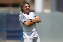 فوری: سرنوشت جنجالی ساپینتو برای دیدار با ذوب‌آهن!/ از سکو تا نیمکت، لحظات پرالتهاب استقلال برای بخشش مربی!