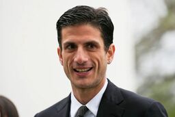 فاجعه در راه است؟ نوه کندی رسما وارد رقابت مجلس نمایندگان آمریکا شد!