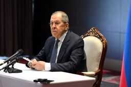 لاوروف: آمریکا سکوت کرد؛ منظور ترامپ از بمب اتمی چه بود؟