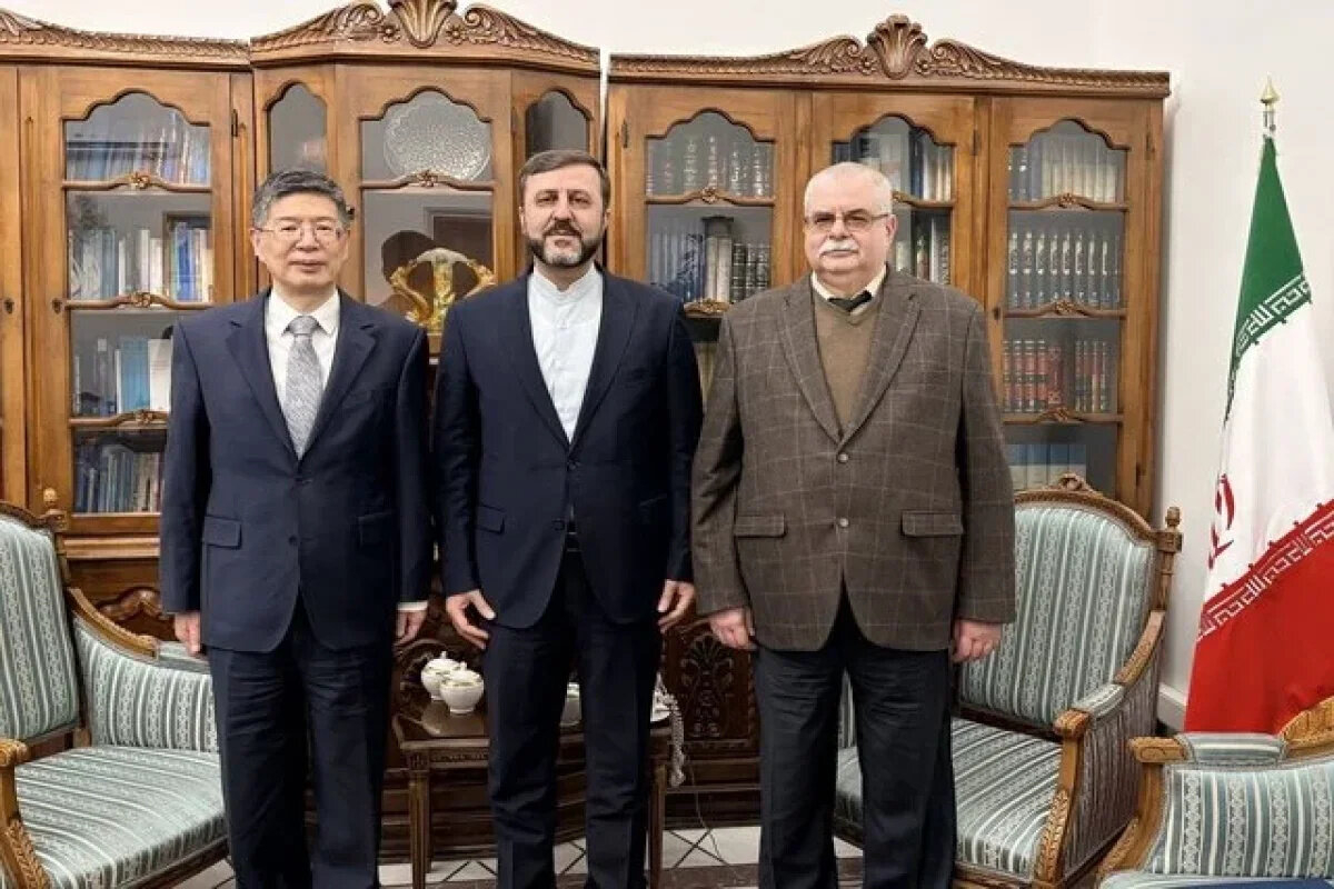 رمزگشایی از دیدار غریب‌آبادی با سفرای چین و روسیه در تهران: آیا محور جدیدی در حال شکل‌گیری است؟