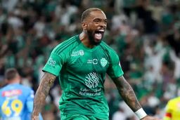 الاهلی زیر و رو شد: ایوان تونی، بمب انگلیسی، پرونده عمر السومه را بست و اسطوره جدید شد!