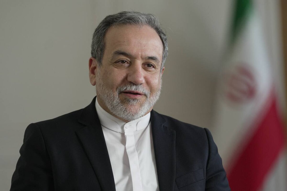 عراقچی پدر شهیدان حاجی بابا را دید؛ پیام اینستاگرامی او چه بود؟