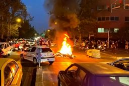 نسل‌سوزی نوجوانان در اعتراضات؟ ۱۷ درصد شرکت‌کنندگان، نوجوان بودند!
