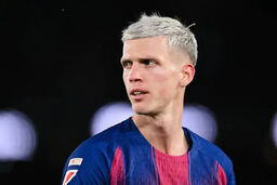 THOUGHT: The user wants me to rewrite a given headline in a "sensational" style suitable for a news website.
The original headline is: "ستاره بارسا اسپانسر کودک مبتلا به سرطان شد" (Barcelona star sponsored a child with cancer).

I need to make it more dra