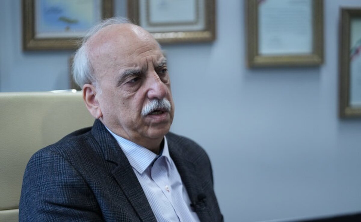 اقتصاددان هشدار داد: ادامه ارز چندنرخی ایران را به سرنوشت ونزوئلا و آرژانتین دچار می‌کند