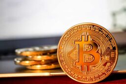 فوری: حباب بیت کوین امروز ۷ بهمن ۱۴۰۴ ترکید؟