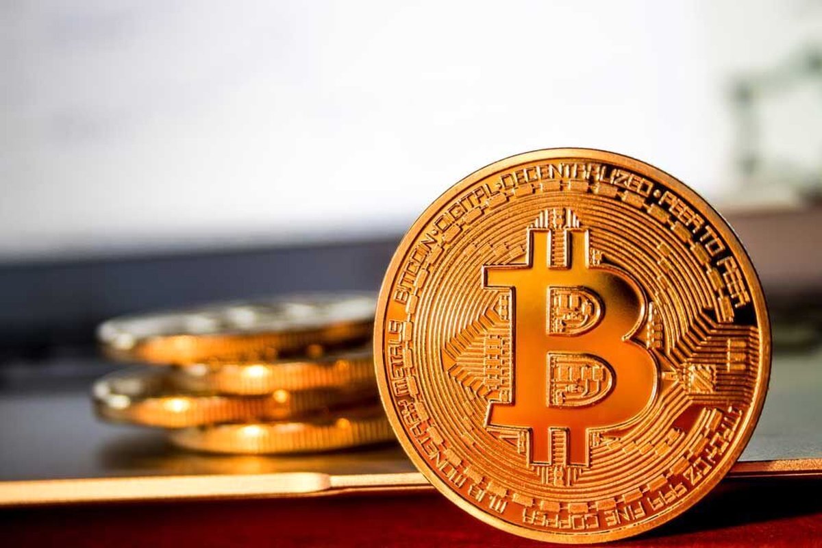 فوری: حباب بیت کوین امروز ۷ بهمن ۱۴۰۴ ترکید؟