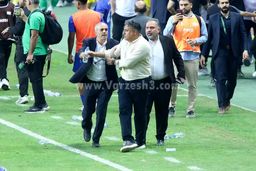 بمب خبری از اهواز: «در حد محلات» آرام‌ترین سرمربی لیگ را به مرز جنون کشاند! رسوایی در پایان بازی جنجالی