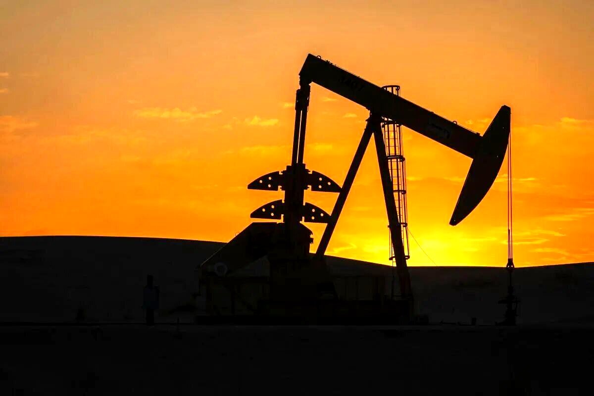 خاورمیانه در آستانه انفجار: قیمت نفت از ۷۰ دلار گذشت! چه بلایی سر اقتصاد جهان می‌آید؟