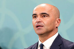 شوک بزرگ در منچستریونایتد: رابرتو مارتینز، سرمربی پرتغال، 'سنگ بزرگ' میکل کریک را کنار می‌زند!