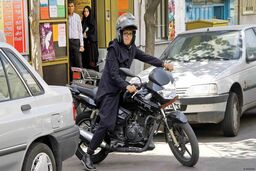 گامی تاریخی برای زنان / گواهینامه موتور بالاخره آمد؟