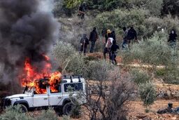 شهرک‌نشینان صهیونیست، فلسطینیان کرانه باختری را به خاک و خون کشیدند؛ جهان ساکت است؟