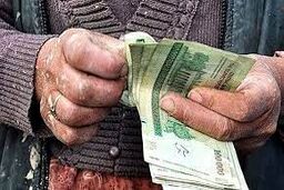 جنگ بزرگ بر سر سبد معیشت/ حقوق کارگران چقدر زیاد می‌شود؟