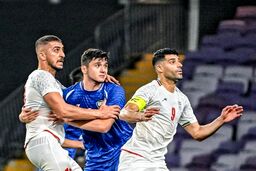 خضریان: حواله خودروی طارمی «بالا» بود؟ تبلیغ موتورسیکلت وسط تمرین!