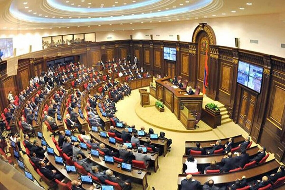 خطر در همسایگی ایران: نزاع سیاسی ارمنستان، منافع ملی را به آتش کشید!