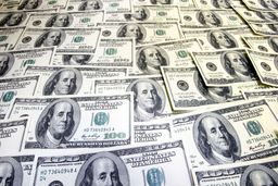 هشدار جدی: دلار آمریکا از ۱۲۵ هزار تومان گذشت؛ تبعات کمرشکن برای مردم!
