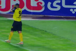 راز عقب‌نشینی آلوز و حاج‌صفی از ضربات آزاد فاش شد؟ / تیر دروازه، قاتل رؤیای کاوه: دبل سوپرگل تاریخی به باد رفت!