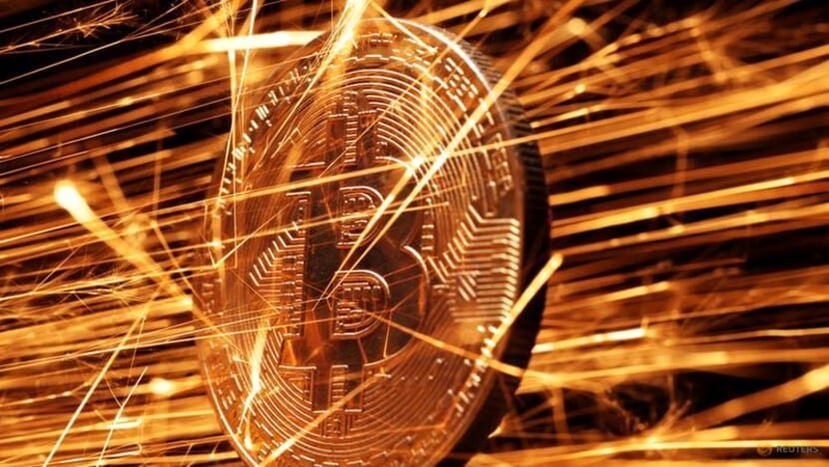 بیت کوین ترکید! قیمت امروز، بازار کریپتو را به شوک فرو برد.