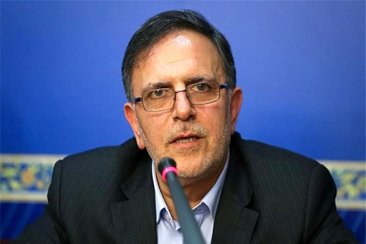 بمب خبری سیف: دولت بانک مرکزی را برای کسری بودجه قربانی می‌کند!